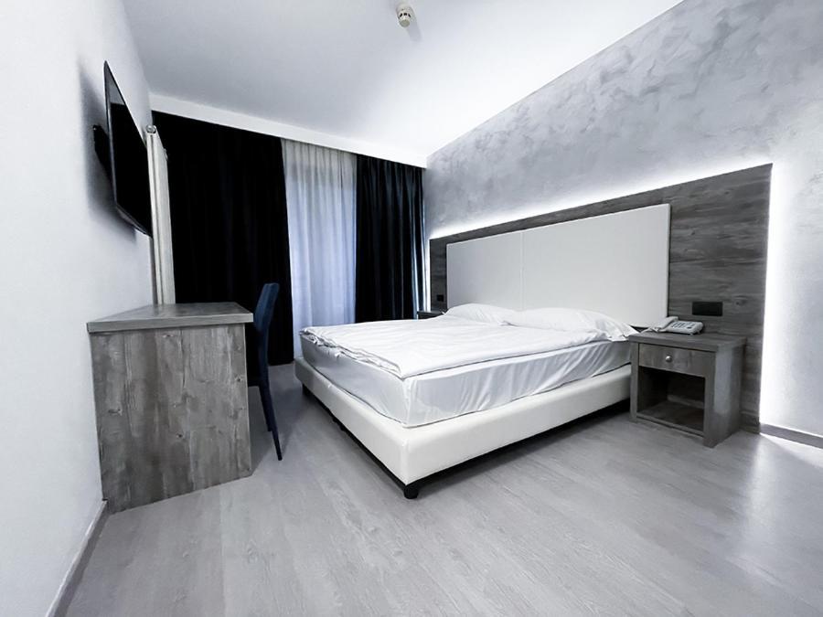 Hotel De Nac Torbole Sul Garda Εξωτερικό φωτογραφία