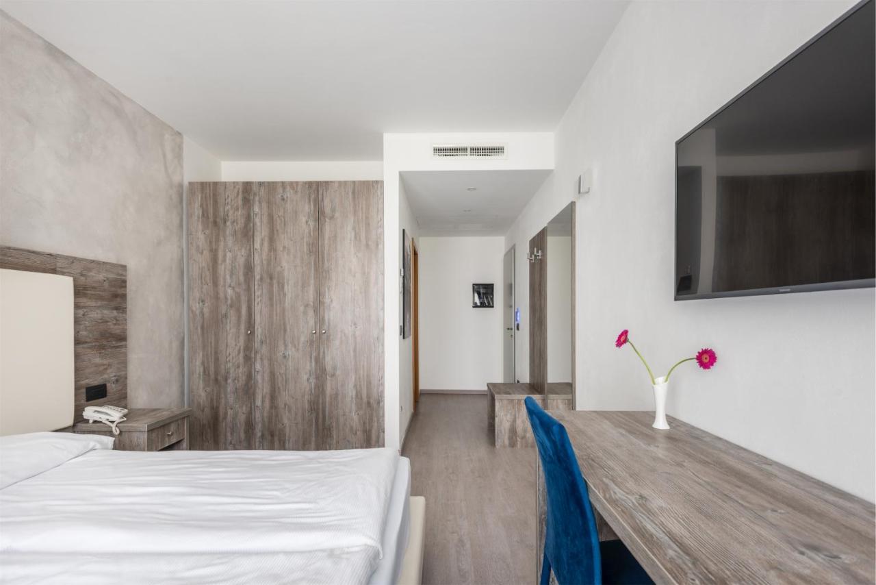 Hotel De Nac Torbole Sul Garda Εξωτερικό φωτογραφία