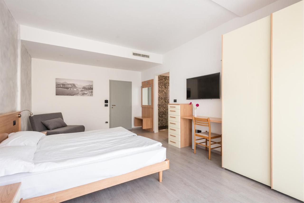 Hotel De Nac Torbole Sul Garda Εξωτερικό φωτογραφία
