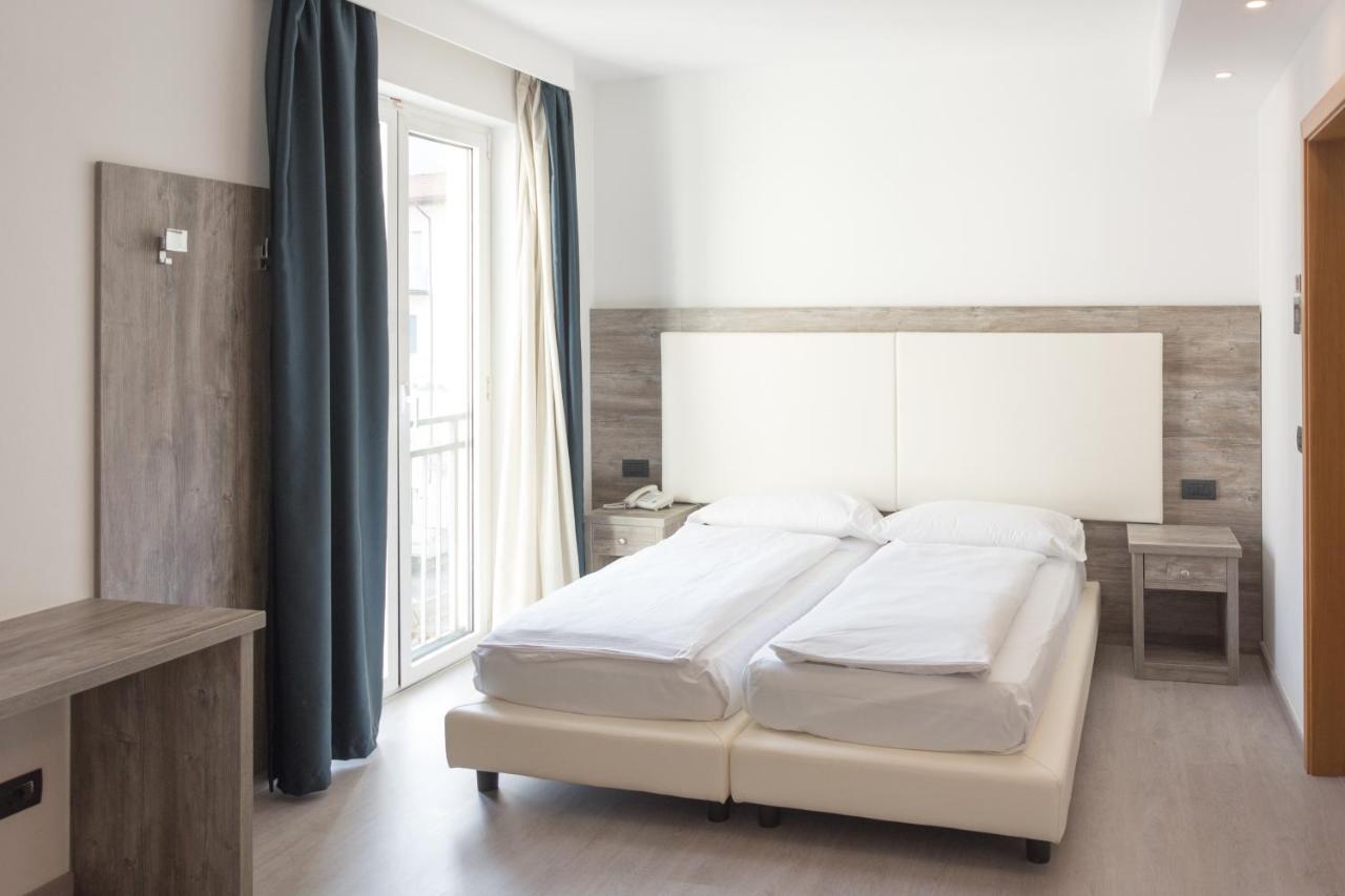 Hotel De Nac Torbole Sul Garda Εξωτερικό φωτογραφία