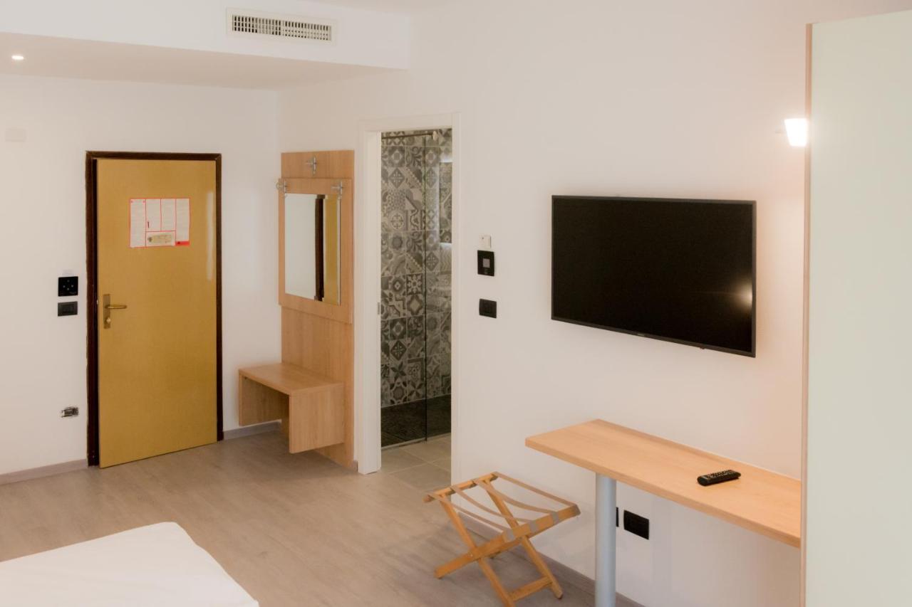 Hotel De Nac Torbole Sul Garda Εξωτερικό φωτογραφία